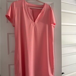 Vineyard Vines Women's Pink Stripe Swim Cover-Up Tunic. Peach and gray striped